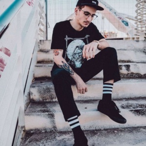 american_socks_mid_high_black_in_black_i_3