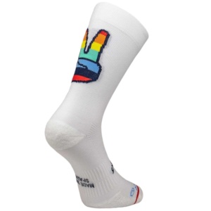 sporcks_running_socks_hands_up_2